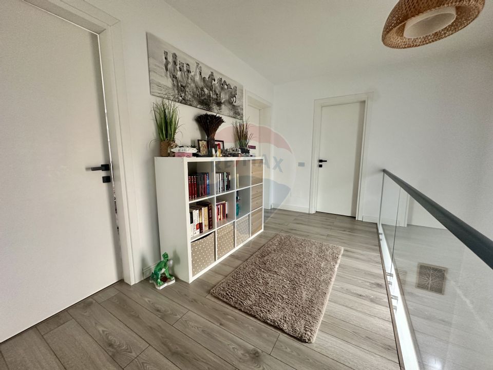 Vilă de vânzare - Tunari