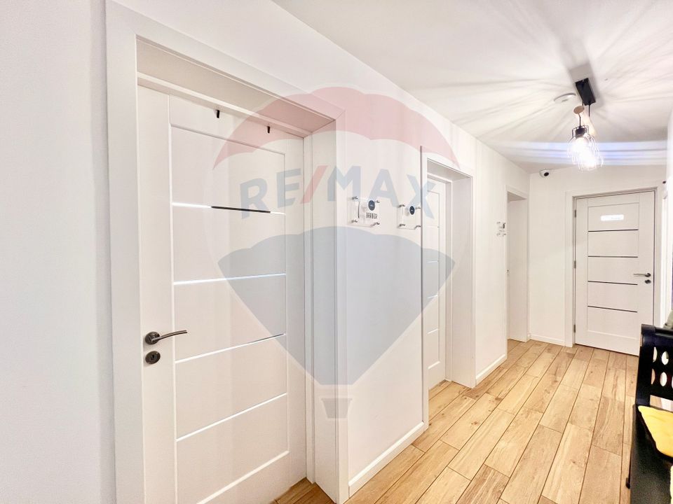 12 room House / Villa for sale, Decebal area