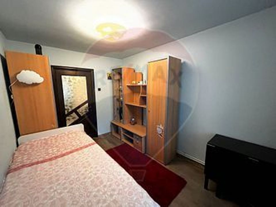3 room Apartment for sale, Mioritei area