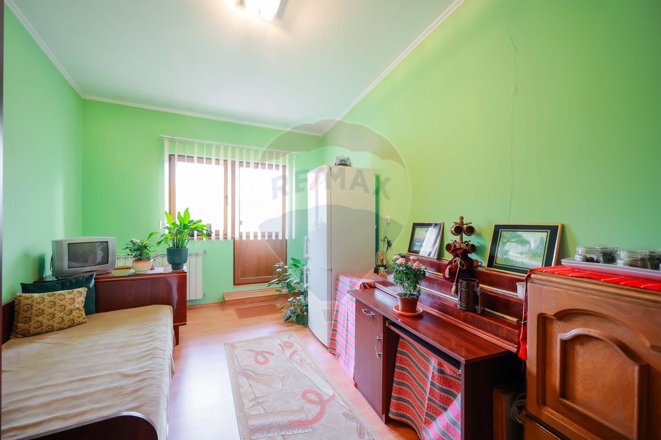 Casă cu 7 camere de vânzare în zona Ultracentrală