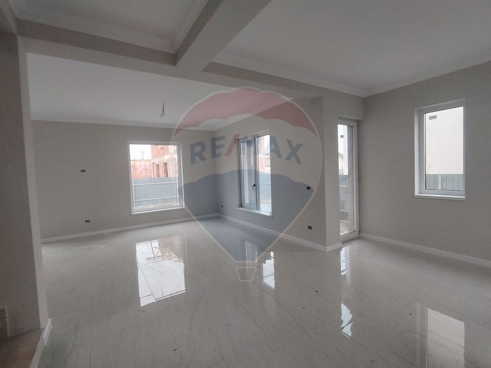 4 room House / Villa for sale