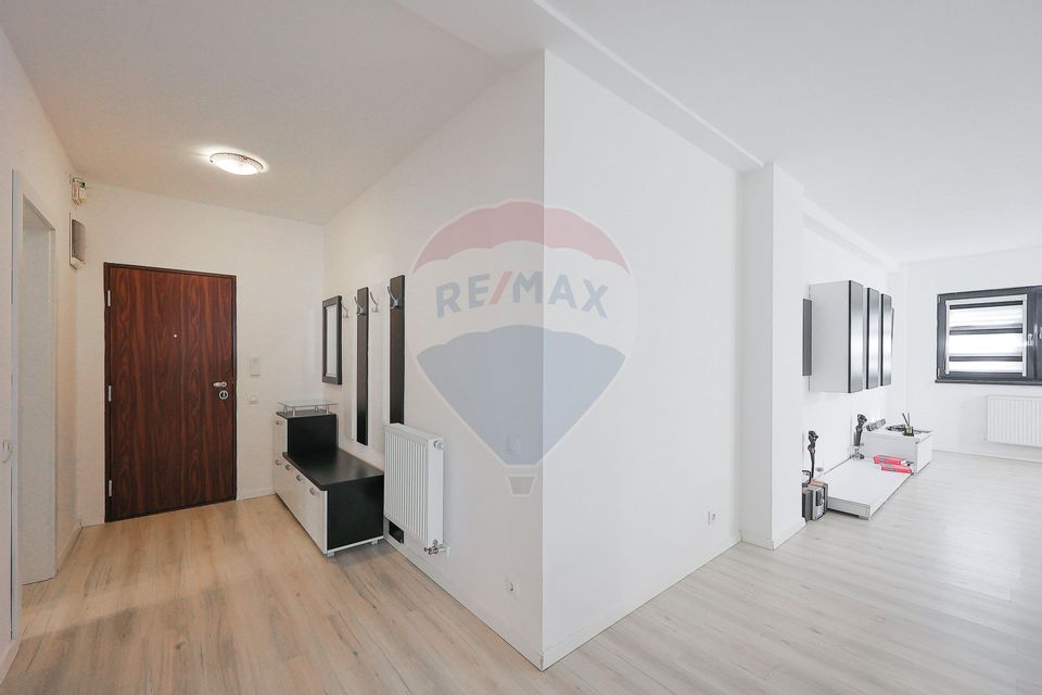 De vânzare Apartament cu 2 camere + loc parcare în zona Ultracentralǎ