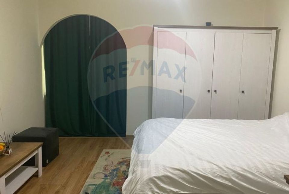 Garsonieră de vânzare complet mobilată