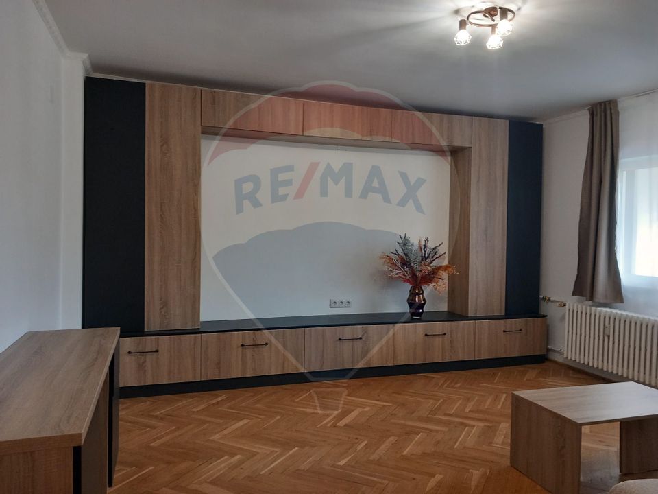 Apartament modern cu 3 camere și parcare de închiriat Ultracentral