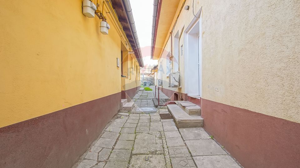 3 room House / Villa for sale, Brasovul Vechi area