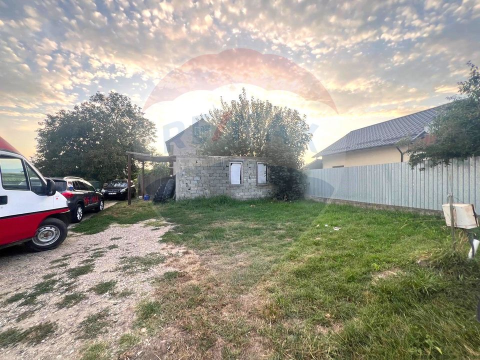 Casă de vânzare 3 camere - com. Letea Veche- sat. Holt