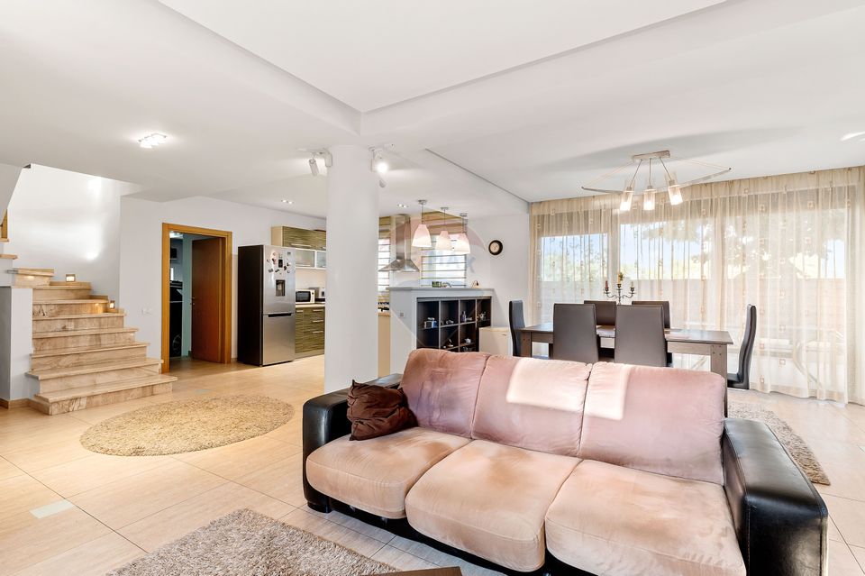 CASĂ / VILĂ PREMIUM DE VÂNZARE ÎN OTOPENI