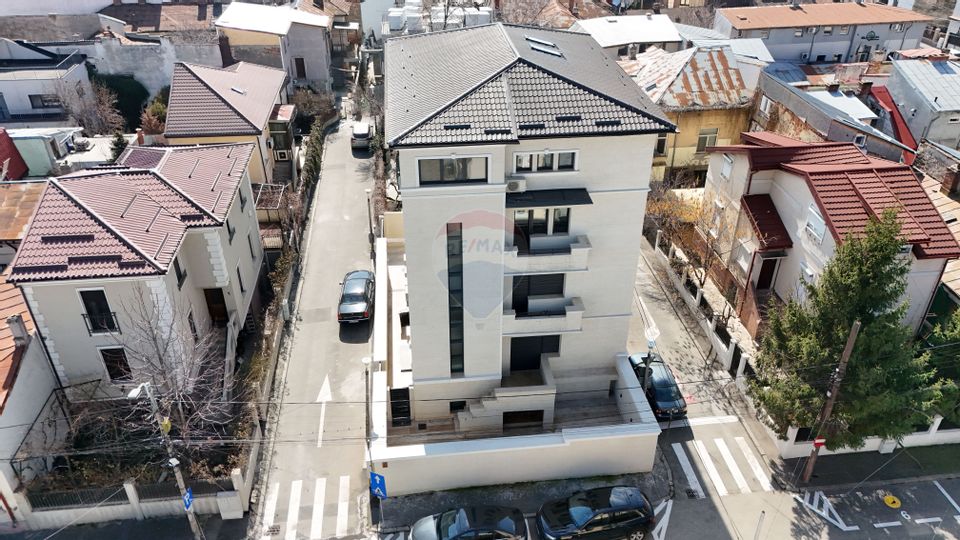 De vânzare Bloc Boutique Lux S+P+3E în zona Parcul Carol - Unirii