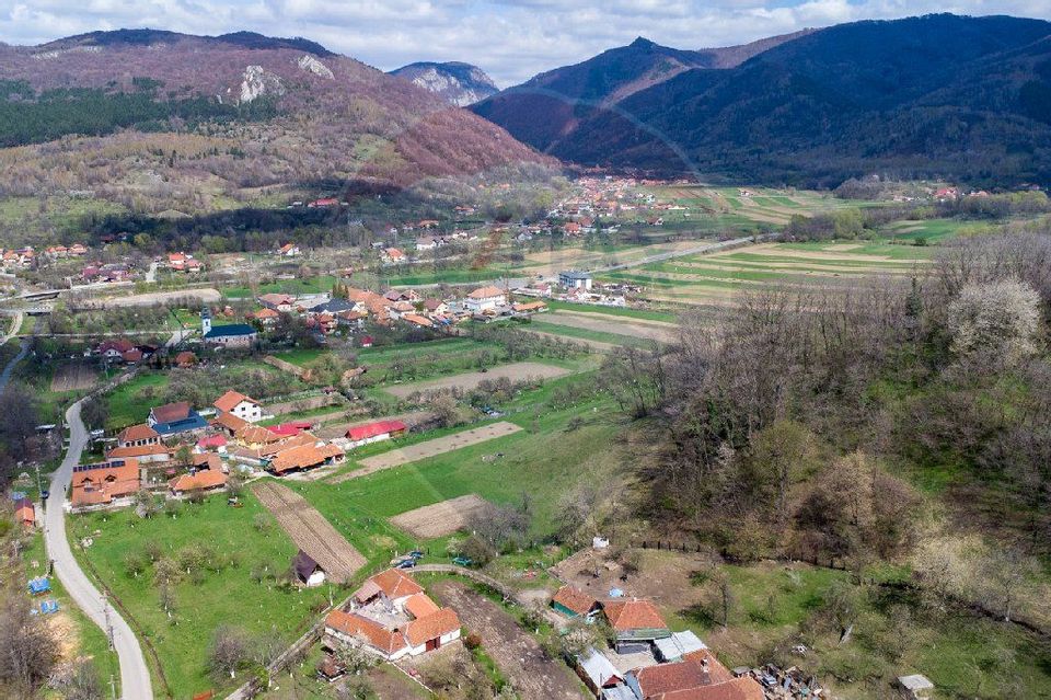 Teren partial intravilan 2,984mp Baru ,jud.Hunedoara