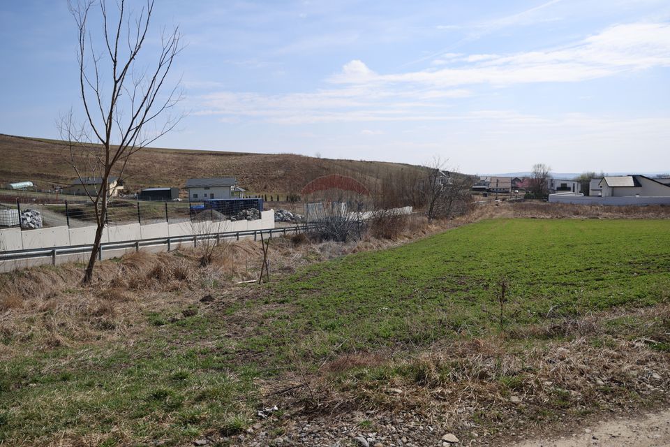 Teren 3,500mp Moara / Strada Pprincipala