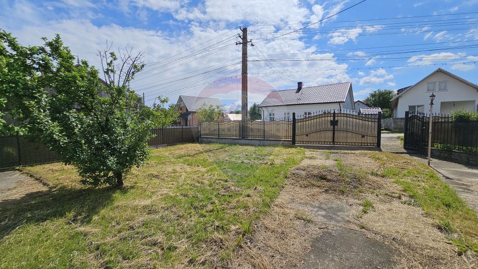 Casă  cu 3 camere, teren intravilan de 1300mp în Ipotești Tișăuți, SV