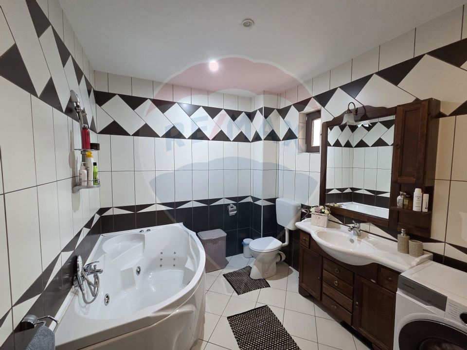 5 room House / Villa for sale, Vest area