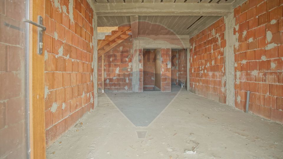 4 room House / Villa for sale