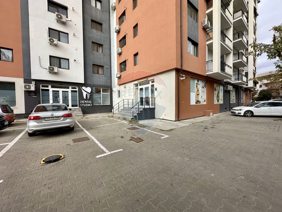 220sq.m Commercial Space, Central area