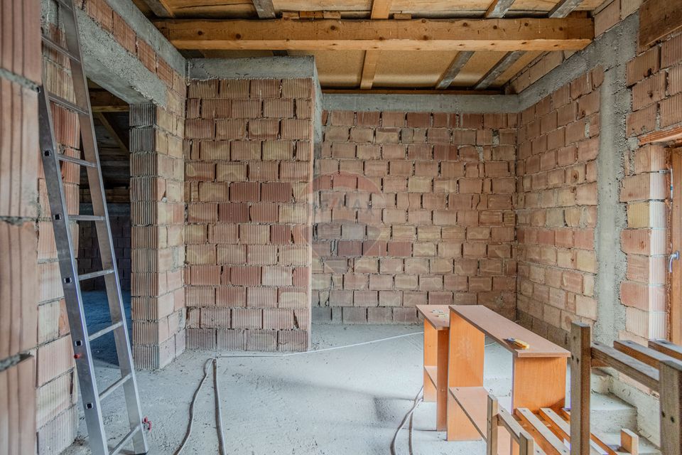 VILĂ DE POVESTE | 300mp utili | în inima naturii | OPORTUNITATE