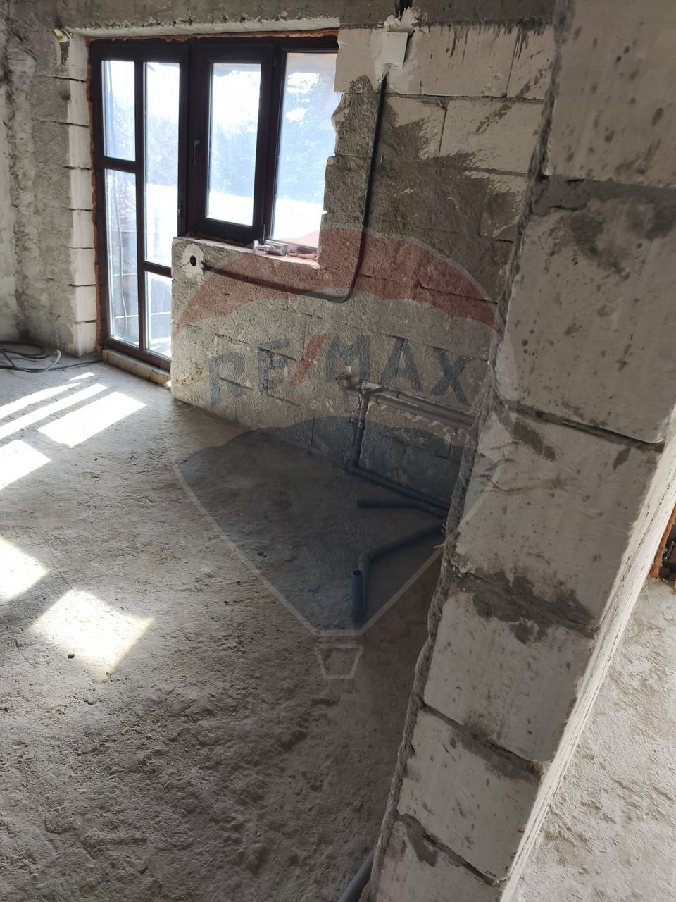 5 room House / Villa for sale, Poiana Tapului area