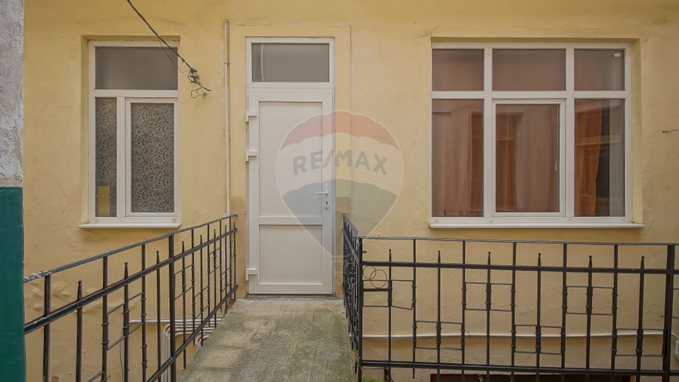 Apartament cu potențial deosebit, pe str. Republicii – Centrul Istoric