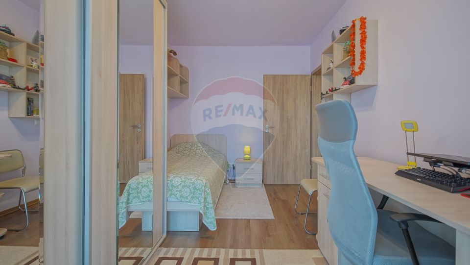 !!  VANDUT !!  Apartament de 3 camere, Tractorul, Brașov