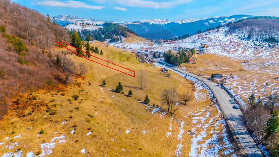 Land 2,028sqm Fundata / DN DN73