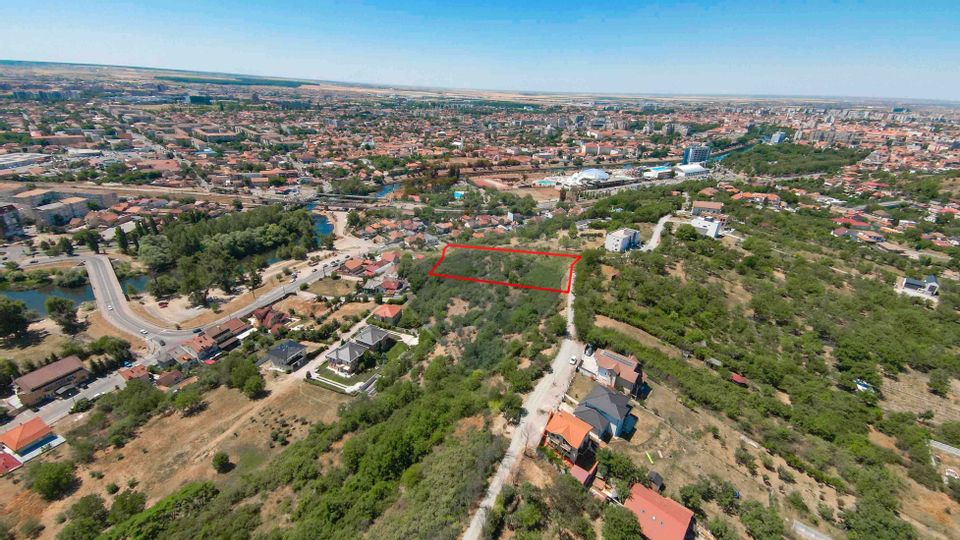 De vânzare Teren în Oradea, cu panoramă, 4506 mp, zona Dealuri