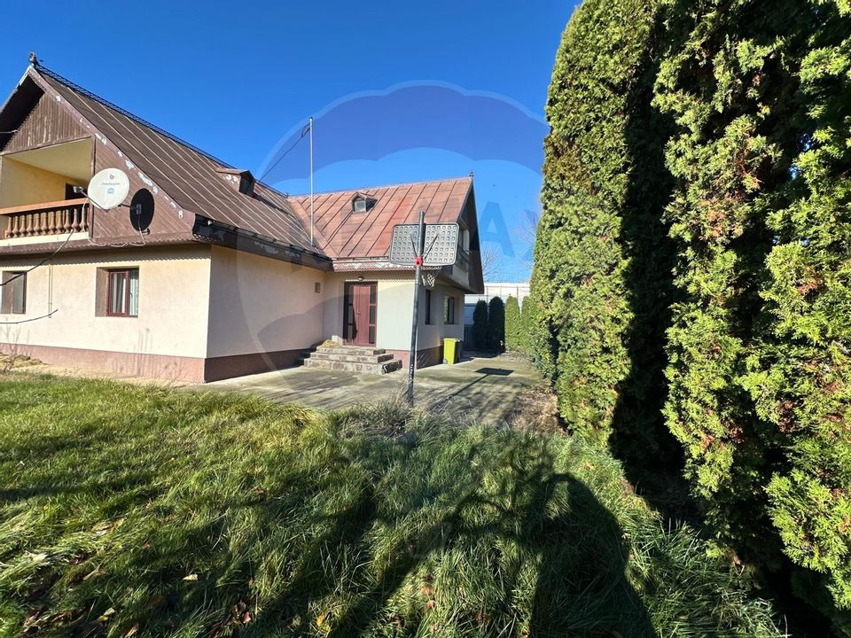 Casă / Vilă cu 5 camere de închiriat