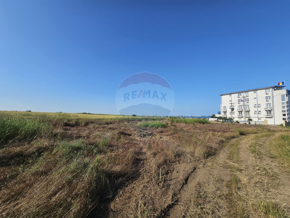 Teren de vanzare 1,070 mp Ovidiu / Academia Hagi