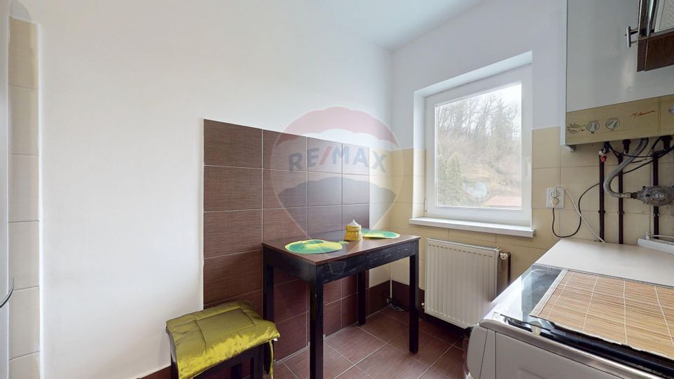 Apartament cu 2 camere de închiriat în zona Central