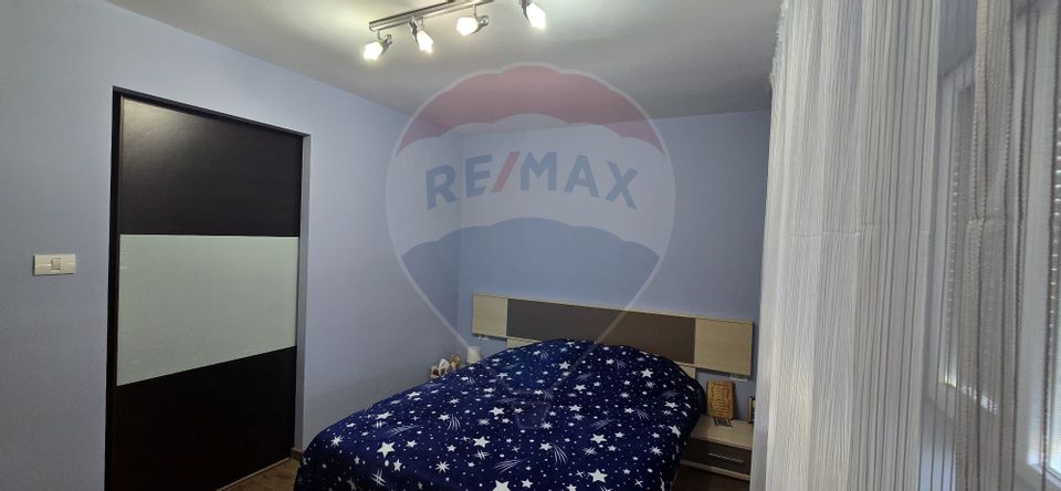 8 room House / Villa for sale