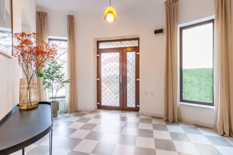 Casă individuala în Aviatiei, adiacent Bulevardul Aerogarii, 4xparcare