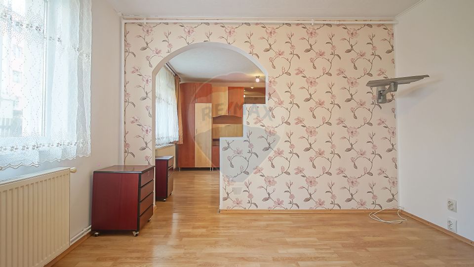 Apartament 2 camere renovat, central, Zona ISR, Râșnov