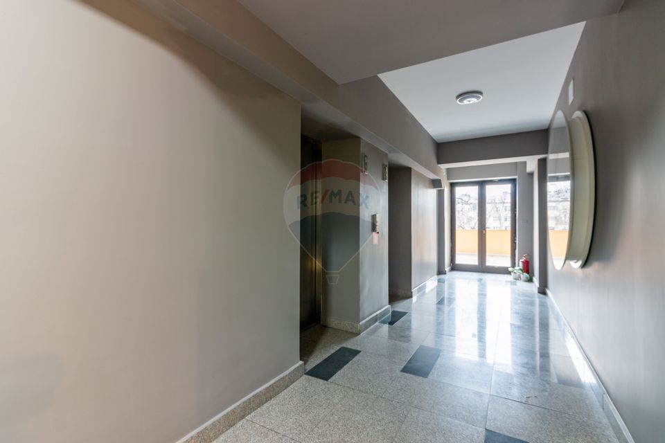 Office space 285- 775 sqm I Office Building I Baba Novac