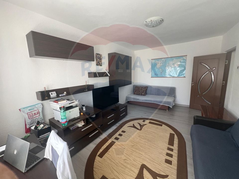 Apartament 2 camere în zona Comisariat