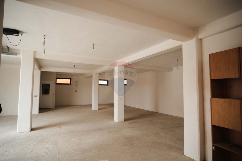 400sq.m Commercial Space for rent