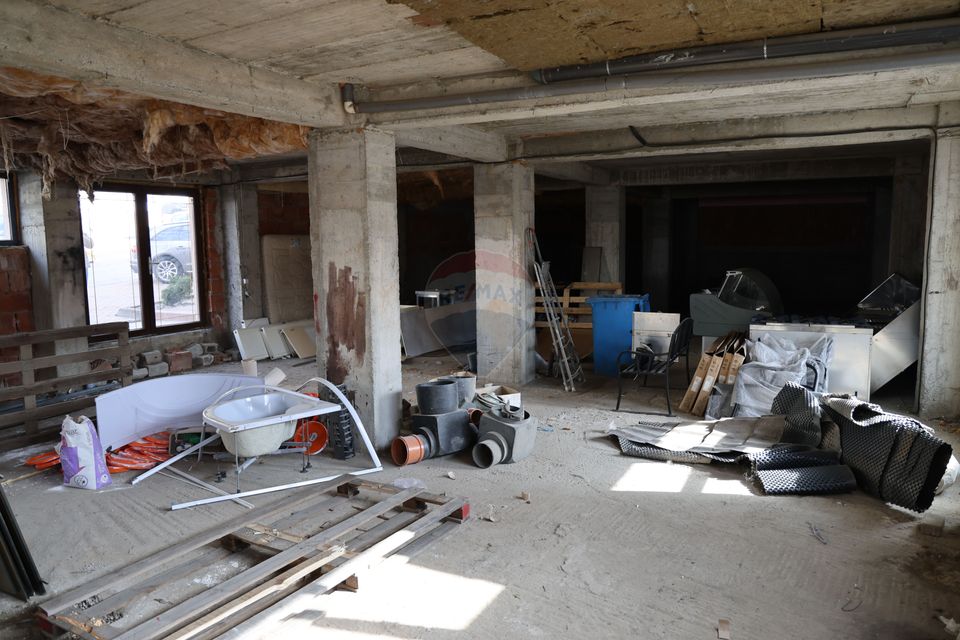 Spațiu comercial de 317mp de vânzare