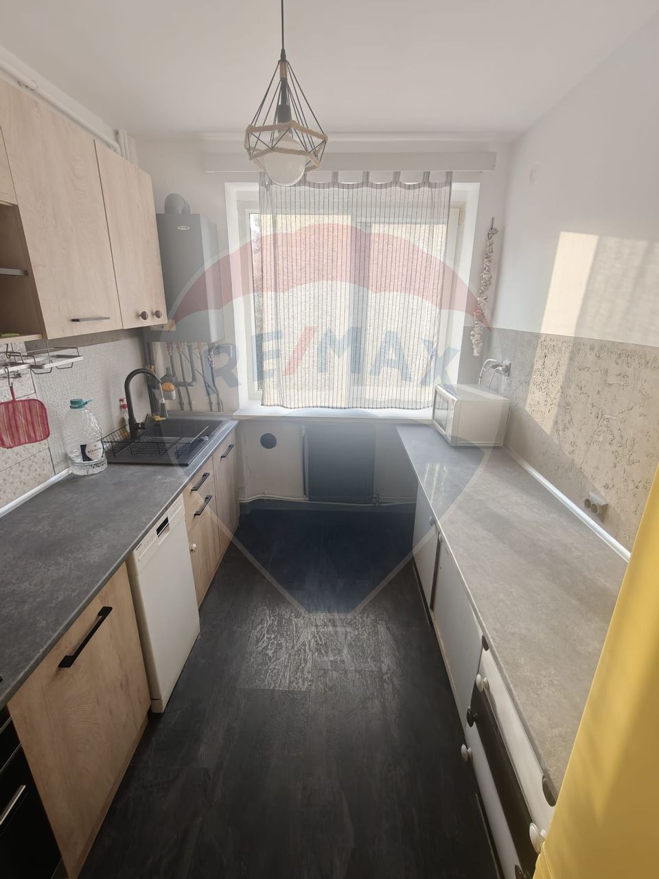 Apartament cu 3 camere de inchiriat Victor Babeș etaj 1