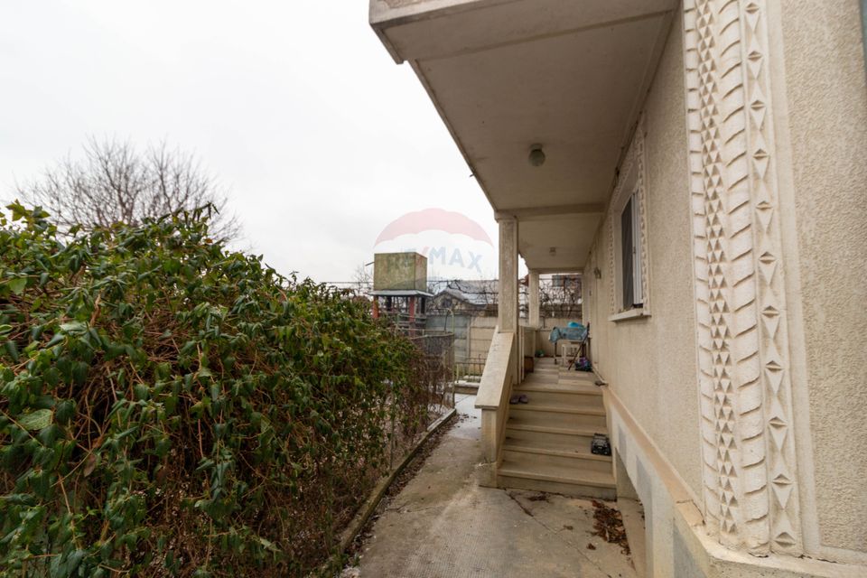 Villa with 7 rooms for sale in the Central area of Aleea Grivitei