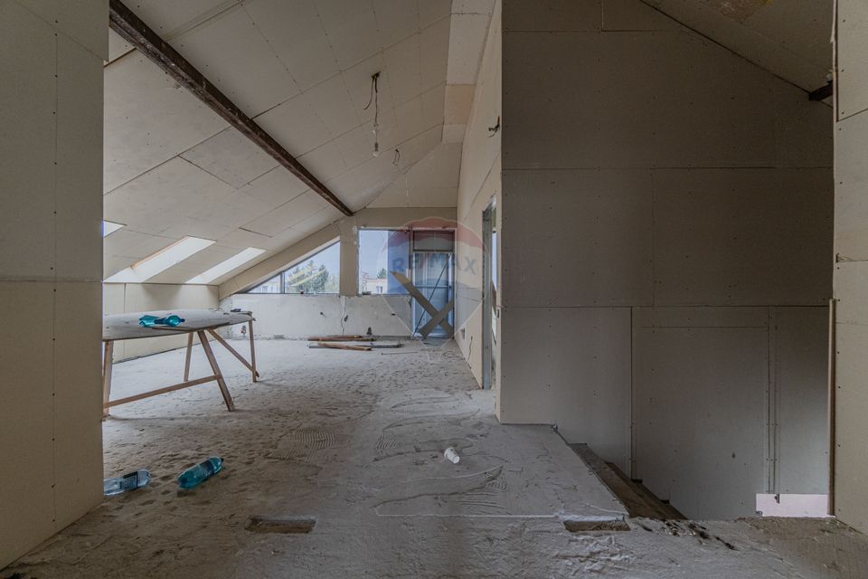 Cladire de 902 mp utili de vânzare, zona Grivitei - DN 13, COMISION 0