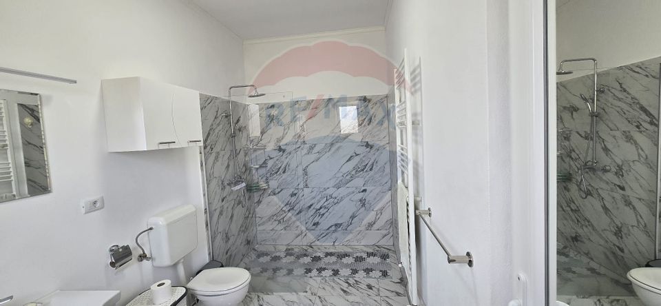 8 room House / Villa for sale