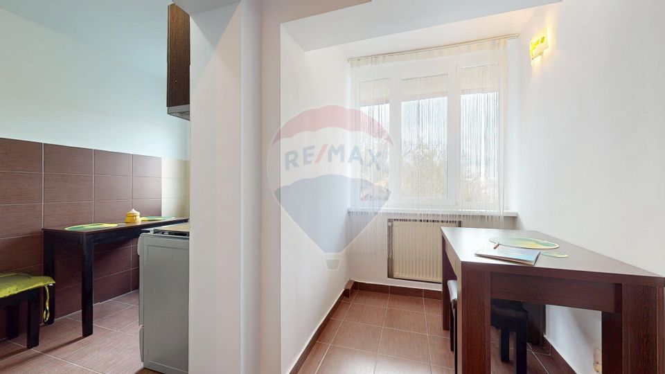 Apartament cu 2 camere de închiriat în zona Central