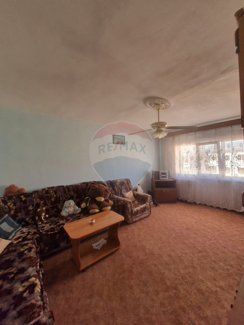 Apartament cu 3 camere de vânzare cu suprafata de 74mp