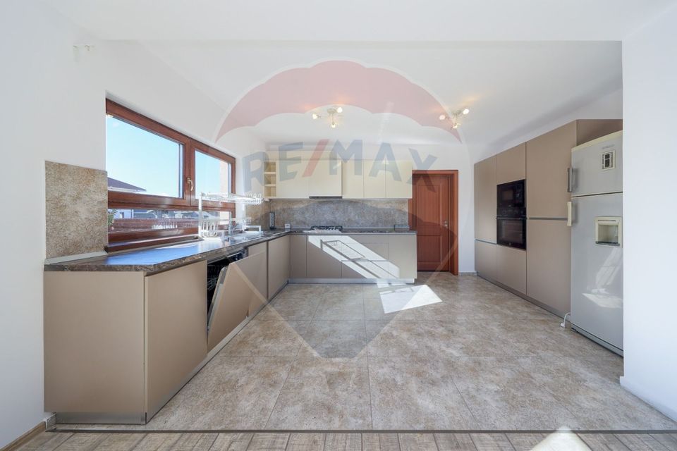 4 room House / Villa for sale