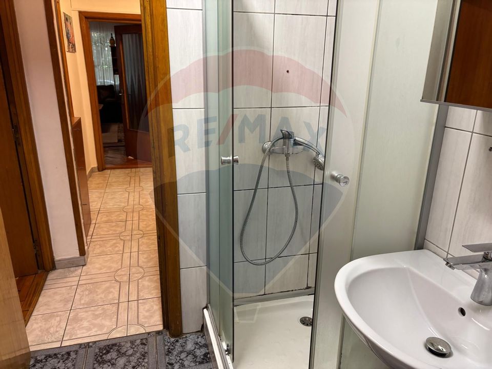 4 room Apartment for sale, Teiul Doamnei area