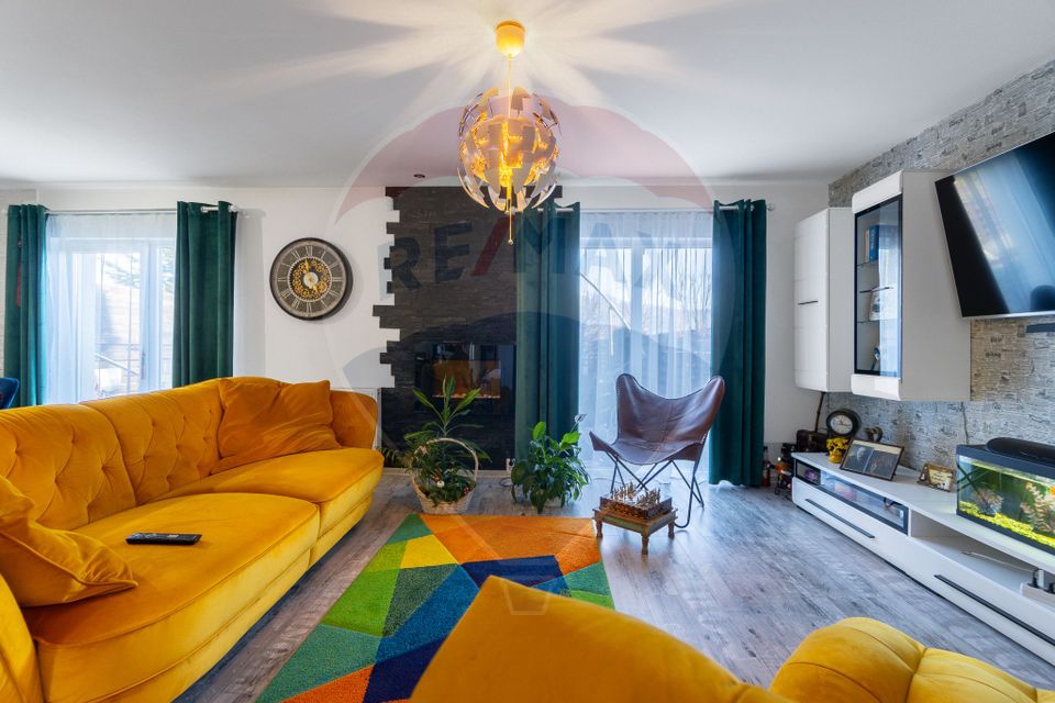 Casă / Vilă cu 4 camere de vânzare în zona Central