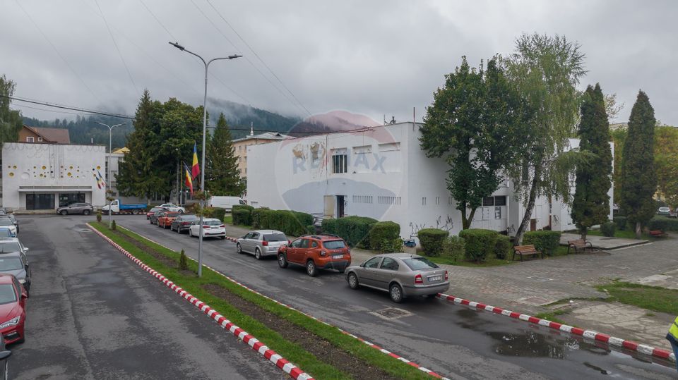 Vânzare clădire comercială in Municipiul Săcele, judetul Brasov