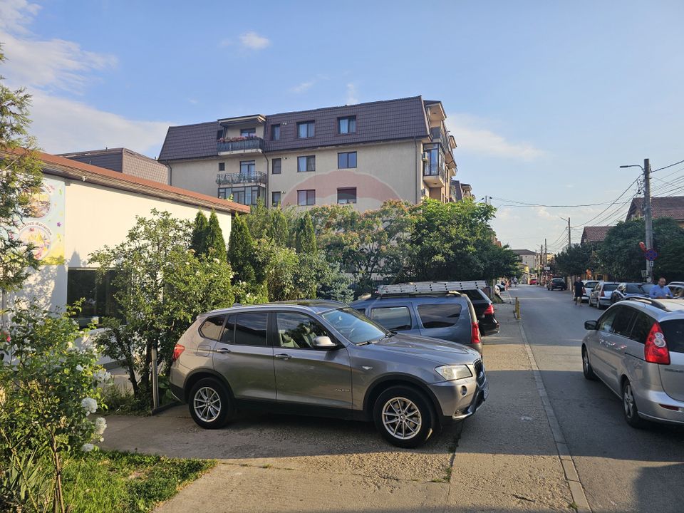 180sq.m Commercial Space for rent