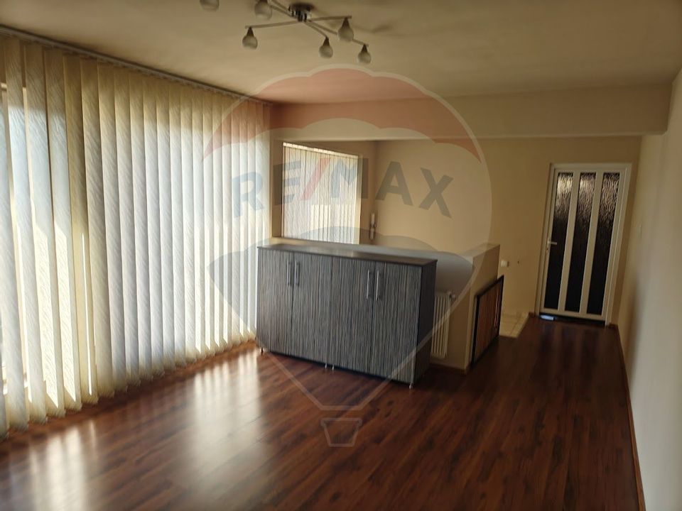 Spațiu comercial suprafata 240mp, curte generoasa, de inchiriat