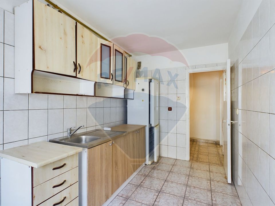 3 room Apartment for sale, Tractorul area