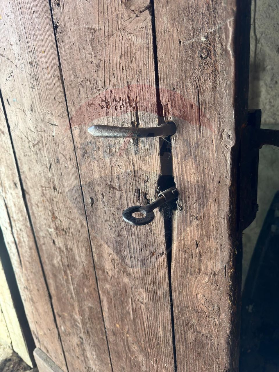 Casă boierească cu istorie, teren generos și ieșire la Râul Târgului