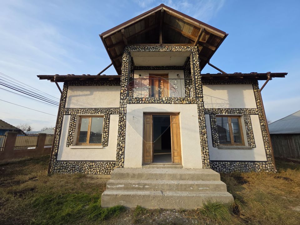 6 room House / Villa for sale, Izvoare area