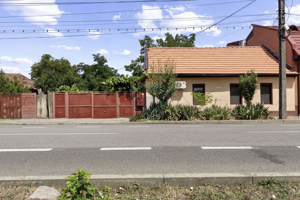 Casă complet renovata cu teren 648 mp de vanzare in Gradiste,Arad